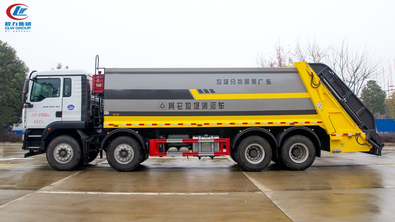 25方重汽垃圾清運(yùn)壓縮車(chē)