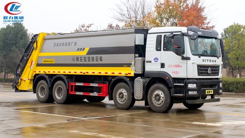 25方重汽垃圾清運(yùn)壓縮車(chē)