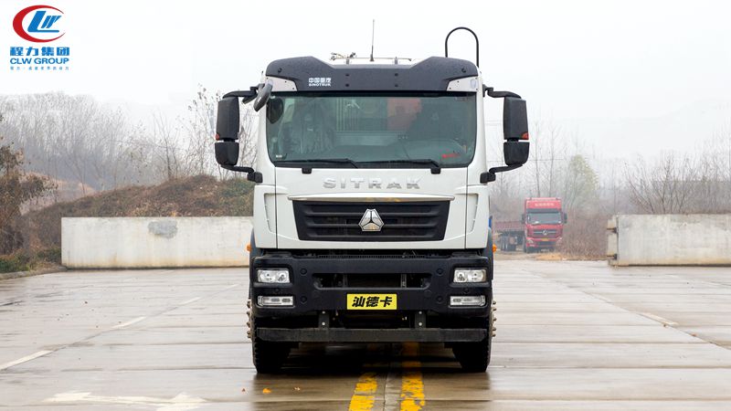 25方重汽垃圾清運(yùn)壓縮車(chē)